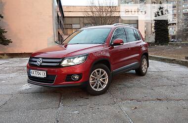 Позашляховик / Кросовер Volkswagen Tiguan 2015 в Запоріжжі