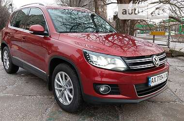 Позашляховик / Кросовер Volkswagen Tiguan 2015 в Запоріжжі