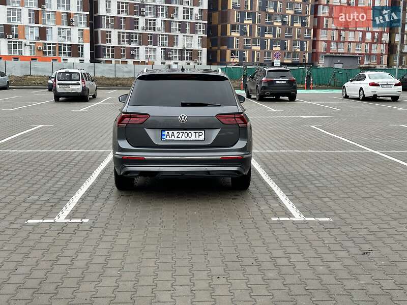 Позашляховик / Кросовер Volkswagen Tiguan 2017 в Києві