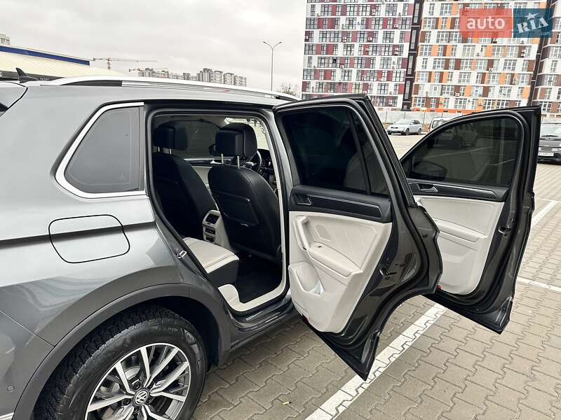 Позашляховик / Кросовер Volkswagen Tiguan 2017 в Києві