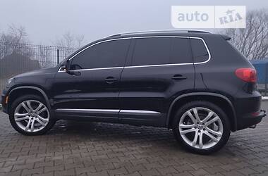 Позашляховик / Кросовер Volkswagen Tiguan 2013 в 