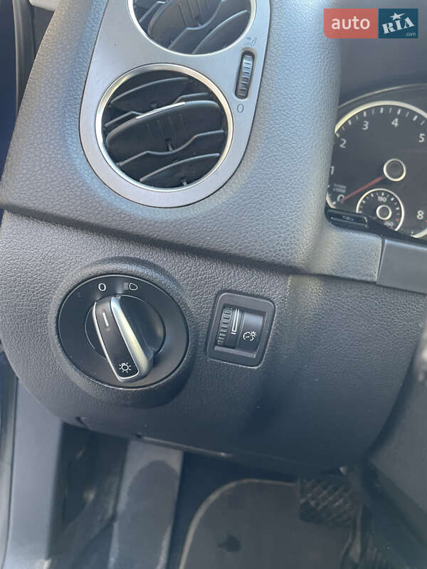 Внедорожник / Кроссовер Volkswagen Tiguan 2010 в Ужгороде
