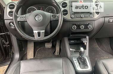 Внедорожник / Кроссовер Volkswagen Tiguan 2010 в Краснограде