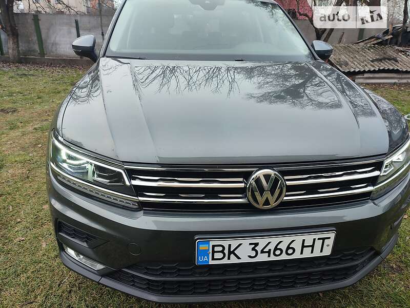 Внедорожник / Кроссовер Volkswagen Tiguan 2016 в Бродах