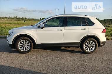 Внедорожник / Кроссовер Volkswagen Tiguan 2019 в Львове