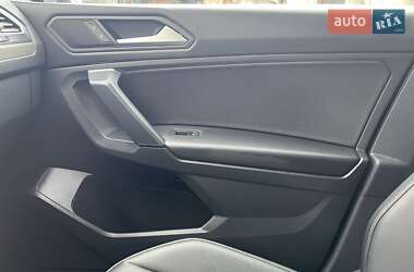 Внедорожник / Кроссовер Volkswagen Tiguan 2019 в 