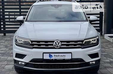Позашляховик / Кросовер Volkswagen Tiguan 2018 в 