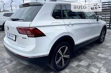 Позашляховик / Кросовер Volkswagen Tiguan 2018 в 