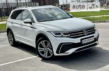 Позашляховик / Кросовер Volkswagen Tiguan 2023 в 