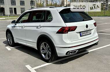 Позашляховик / Кросовер Volkswagen Tiguan 2023 в 