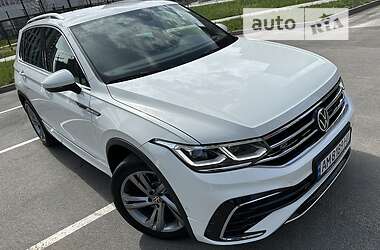 Позашляховик / Кросовер Volkswagen Tiguan 2023 в 