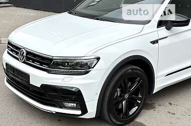 Внедорожник / Кроссовер Volkswagen Tiguan 2020 в 
