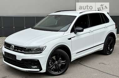 Внедорожник / Кроссовер Volkswagen Tiguan 2020 в 
