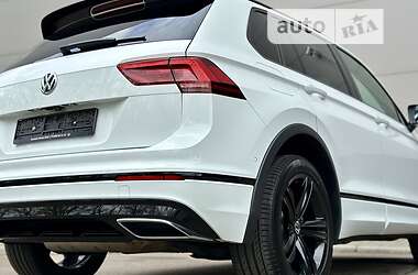 Внедорожник / Кроссовер Volkswagen Tiguan 2020 в 
