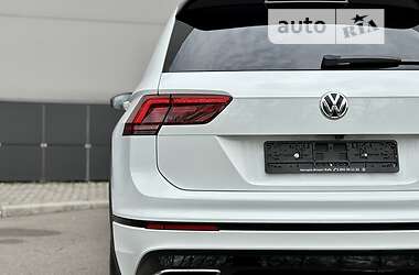 Внедорожник / Кроссовер Volkswagen Tiguan 2020 в 