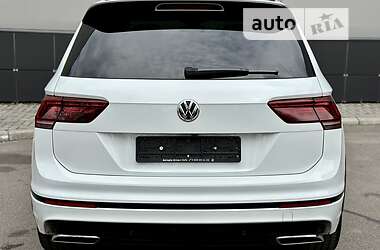 Внедорожник / Кроссовер Volkswagen Tiguan 2020 в 