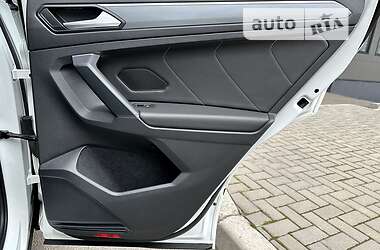 Внедорожник / Кроссовер Volkswagen Tiguan 2020 в 