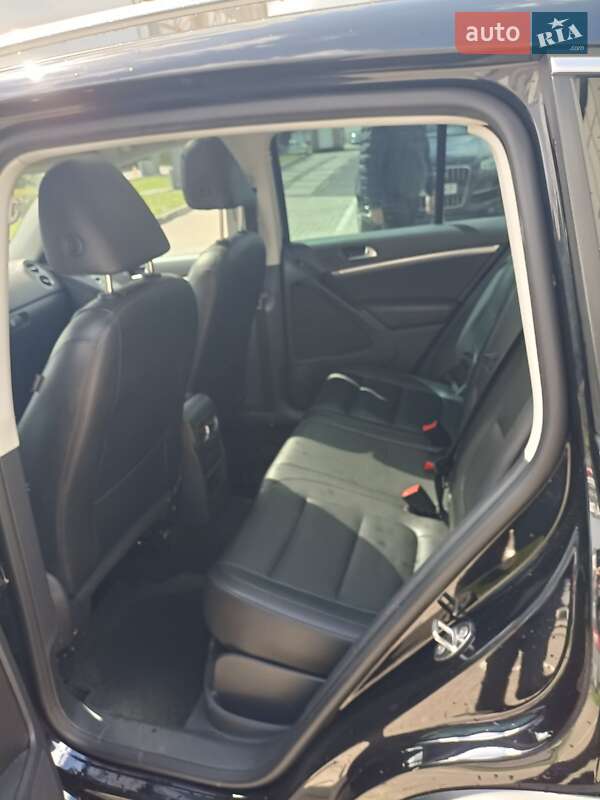 Внедорожник / Кроссовер Volkswagen Tiguan 2011 в Бродах