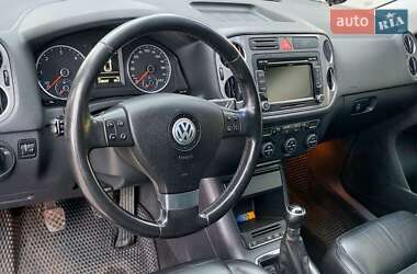Внедорожник / Кроссовер Volkswagen Tiguan 2009 в 