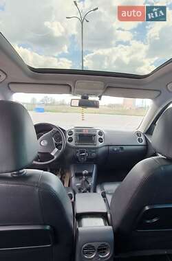 Внедорожник / Кроссовер Volkswagen Tiguan 2009 в 