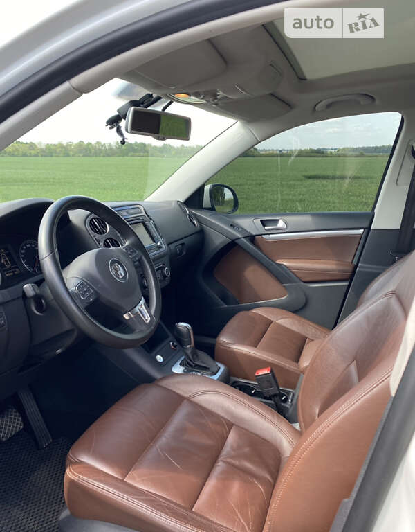 Внедорожник / Кроссовер Volkswagen Tiguan 2014 в Казатине