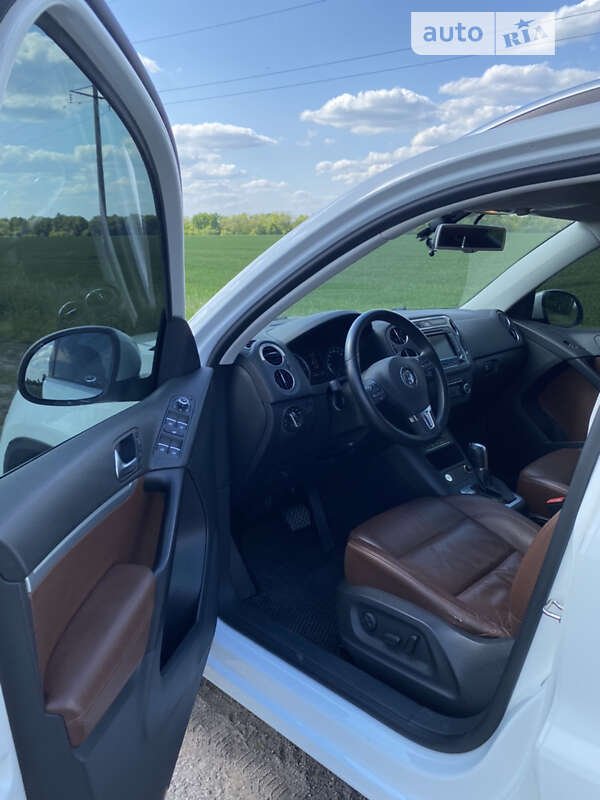Внедорожник / Кроссовер Volkswagen Tiguan 2014 в Казатине