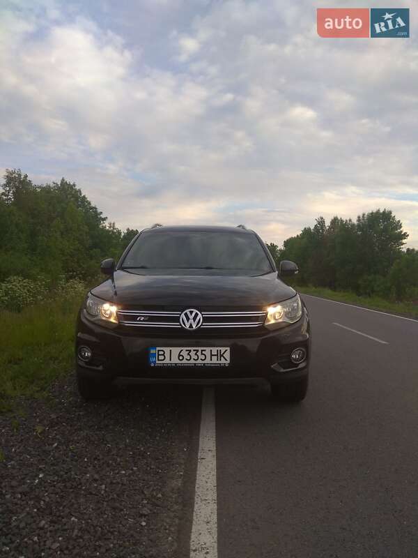 Внедорожник / Кроссовер Volkswagen Tiguan 2016 в Полтаве
