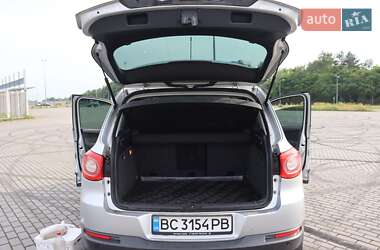 Внедорожник / Кроссовер Volkswagen Tiguan 2011 в 