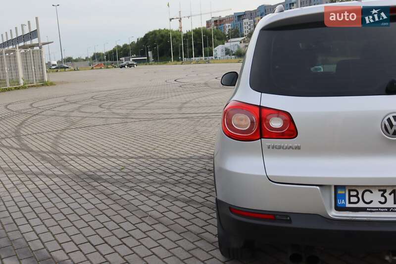 Внедорожник / Кроссовер Volkswagen Tiguan 2011 в Львове