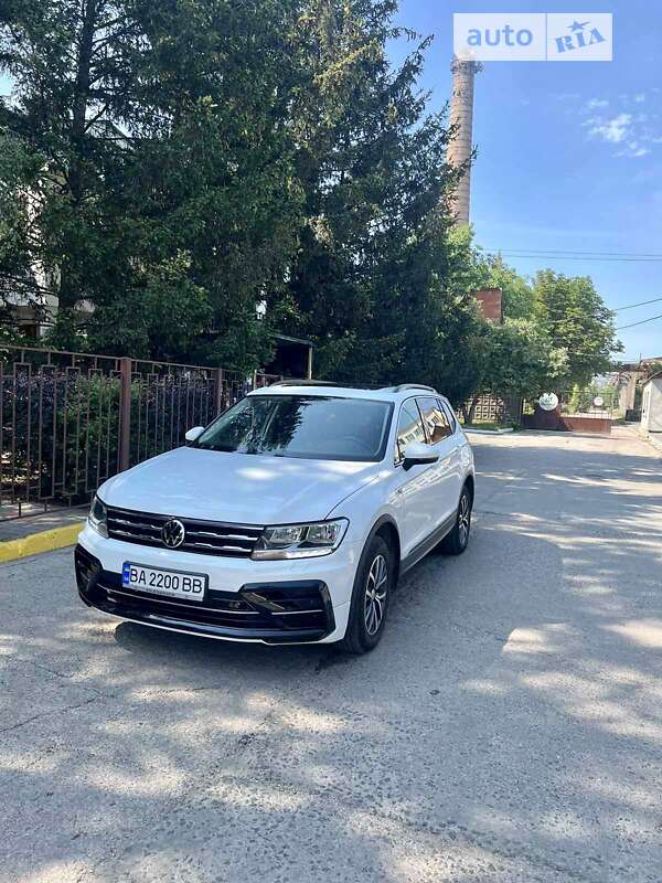 Позашляховик / Кросовер Volkswagen Tiguan 2019 в Новоукраїнці