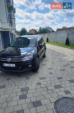 Внедорожник / Кроссовер Volkswagen Tiguan 2012 в 