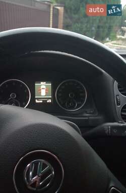 Внедорожник / Кроссовер Volkswagen Tiguan 2012 в 