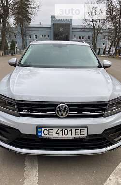 Позашляховик / Кросовер Volkswagen Tiguan 2018 в Чернівцях