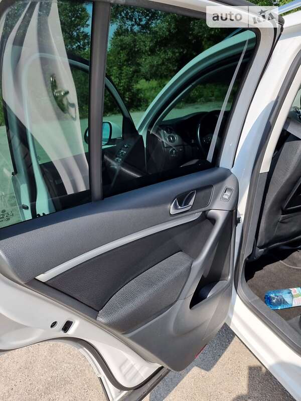 Внедорожник / Кроссовер Volkswagen Tiguan 2013 в Павлограде