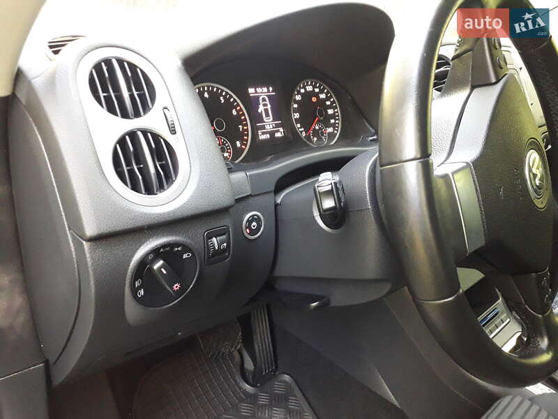 Позашляховик / Кросовер Volkswagen Tiguan 2010 в Котельві