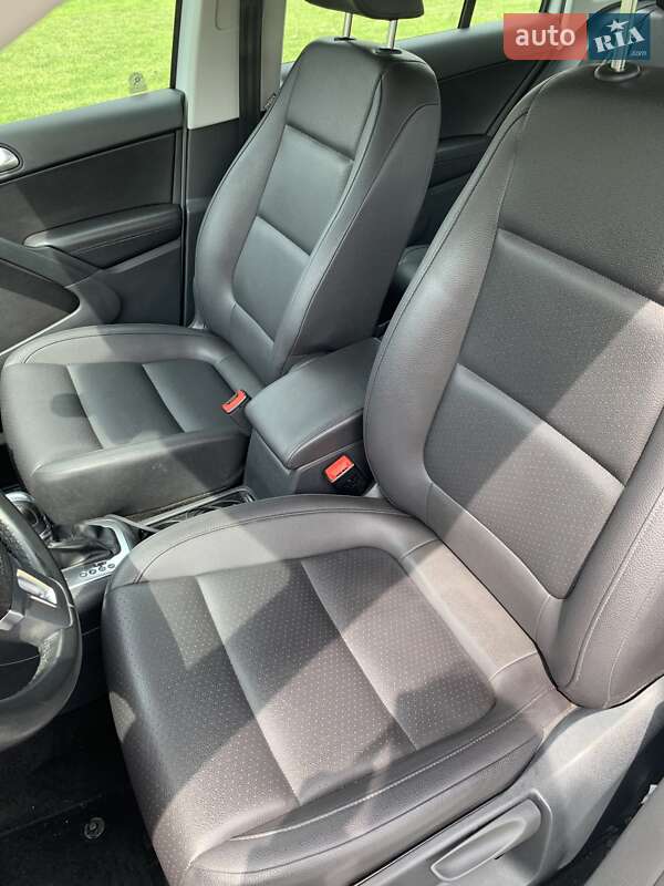 Внедорожник / Кроссовер Volkswagen Tiguan 2015 в Львове