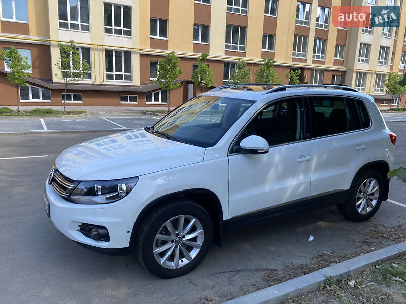 Внедорожник / Кроссовер Volkswagen Tiguan 2017 в Софиевской Борщаговке