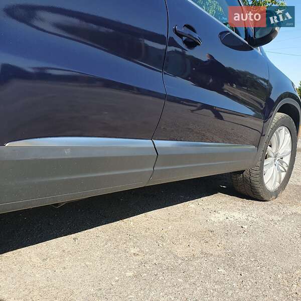 Внедорожник / Кроссовер Volkswagen Tiguan 2015 в Каменец-Подольском