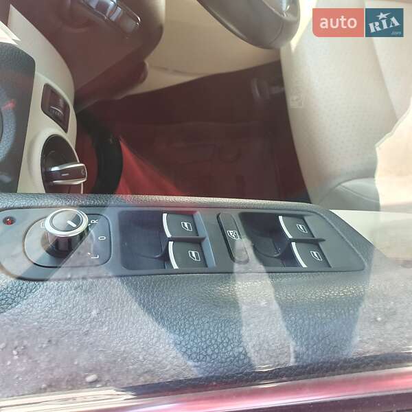 Внедорожник / Кроссовер Volkswagen Tiguan 2015 в Каменец-Подольском