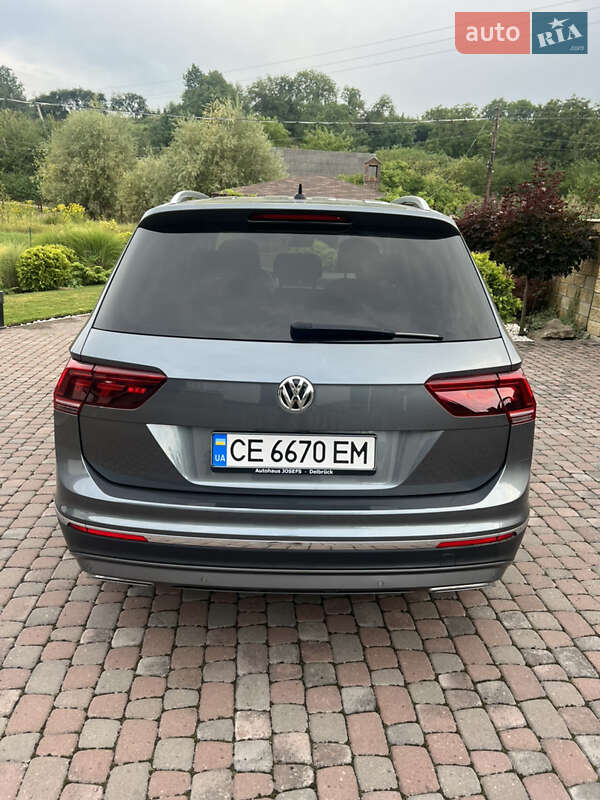 Позашляховик / Кросовер Volkswagen Tiguan 2017 в Чернівцях