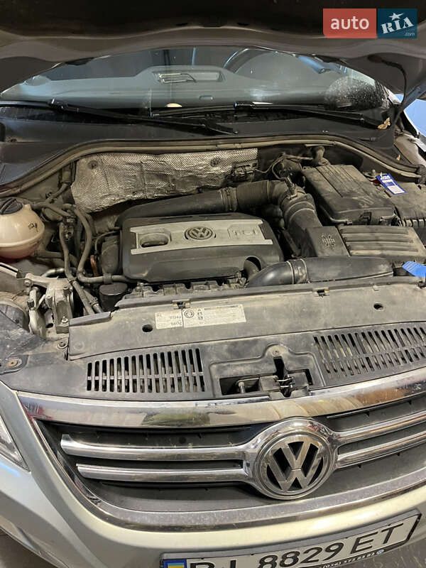 Внедорожник / Кроссовер Volkswagen Tiguan 2011 в Полтаве