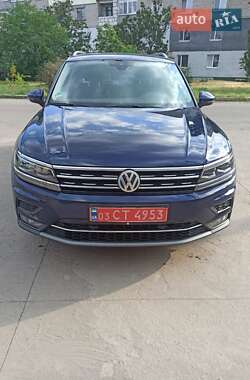 Внедорожник / Кроссовер Volkswagen Tiguan 2018 в 