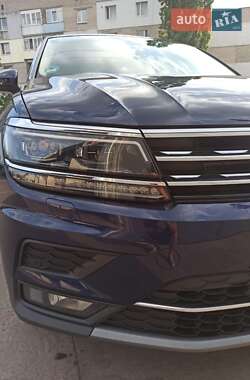 Внедорожник / Кроссовер Volkswagen Tiguan 2018 в 