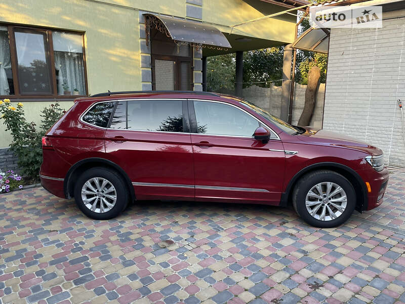 Внедорожник / Кроссовер Volkswagen Tiguan 2018 в Харькове