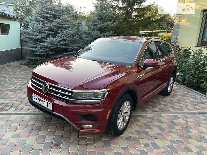 Внедорожник / Кроссовер Volkswagen Tiguan 2018 в Харькове