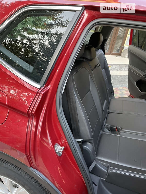 Внедорожник / Кроссовер Volkswagen Tiguan 2018 в Харькове