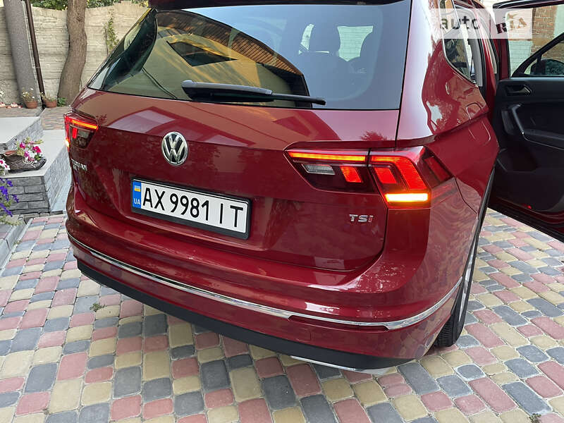 Внедорожник / Кроссовер Volkswagen Tiguan 2018 в Харькове