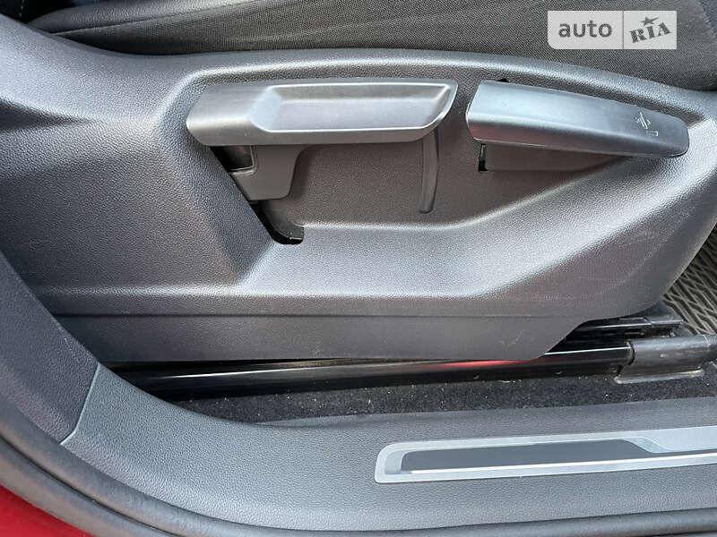 Внедорожник / Кроссовер Volkswagen Tiguan 2018 в Харькове