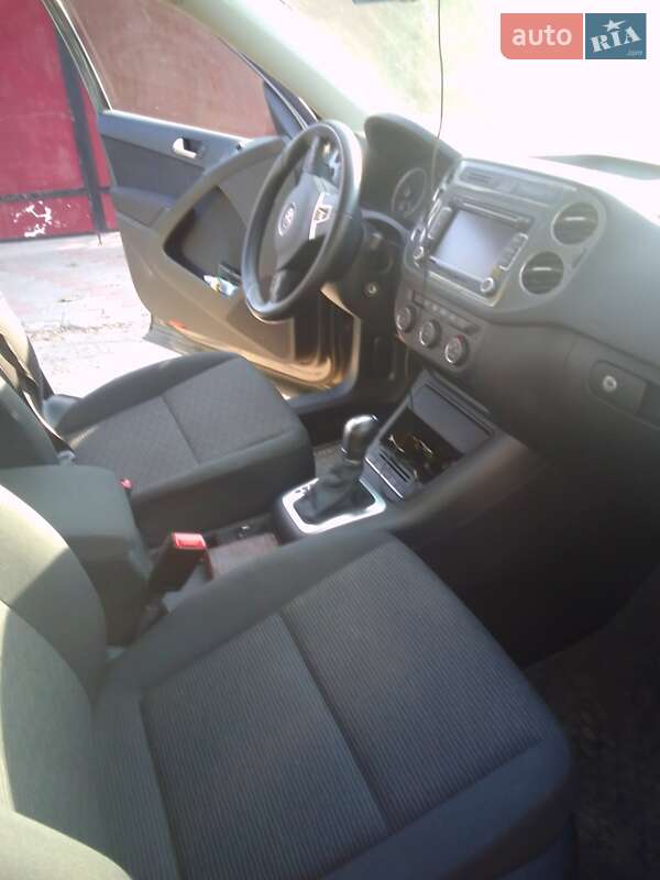 Внедорожник / Кроссовер Volkswagen Tiguan 2015 в Чернухах