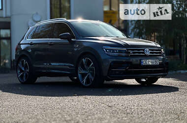 Внедорожник / Кроссовер Volkswagen Tiguan 2017 в Черновцах